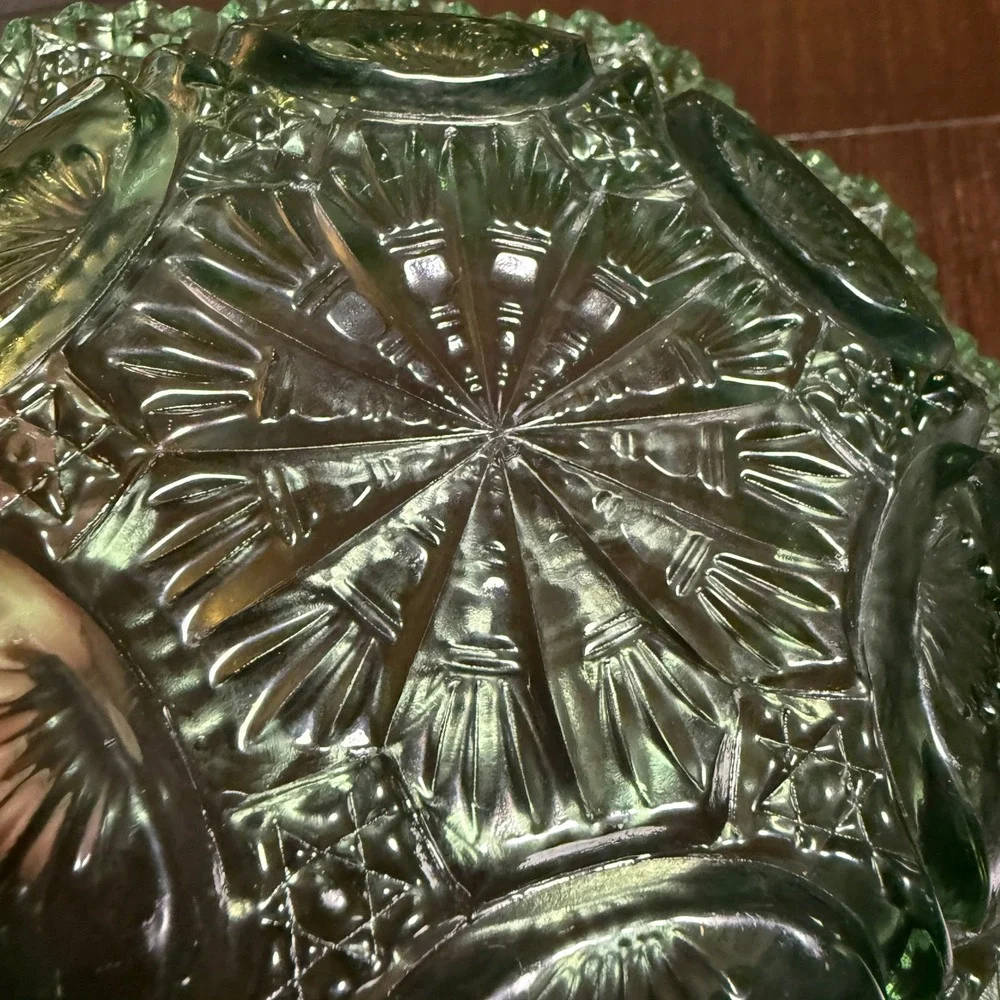 Fenton Glass Berry Bowl Green Tarentum Cane Insert Scalloped Edge VTG Trinket